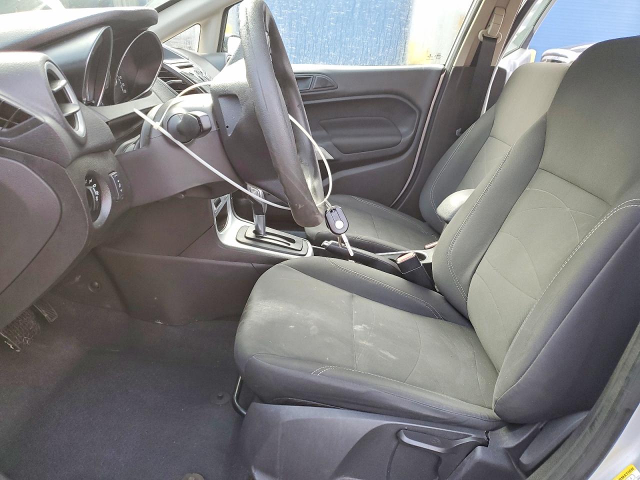 2019 FORD FIESTA SE photo 7