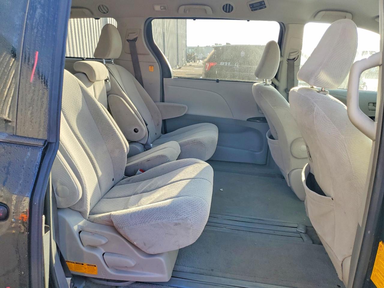 2013 TOYOTA SIENNA LE photo 11
