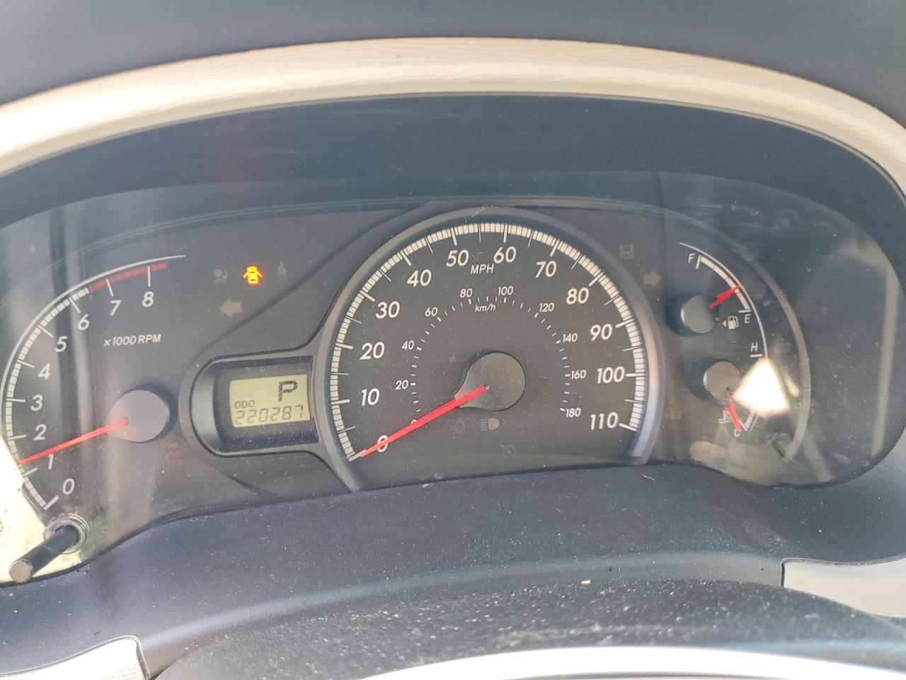 2013 TOYOTA SIENNA LE photo 9