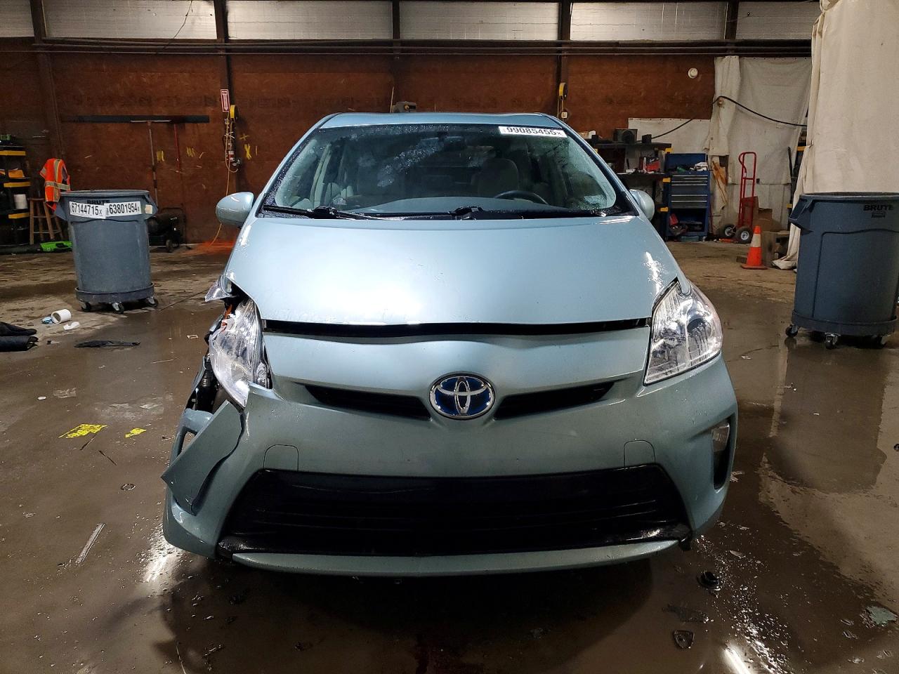 2015 TOYOTA PRIUS photo 5