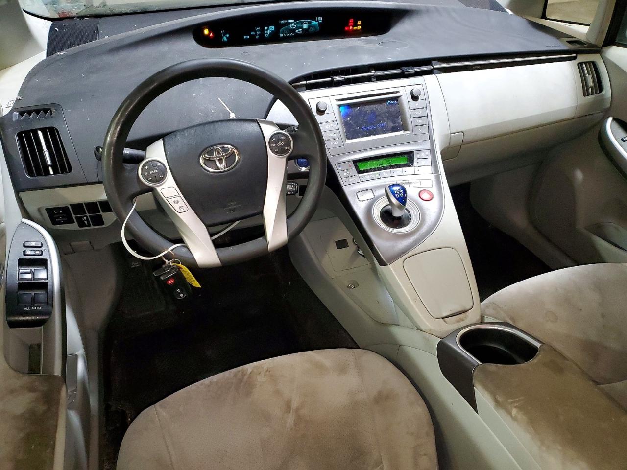 2015 TOYOTA PRIUS photo 8