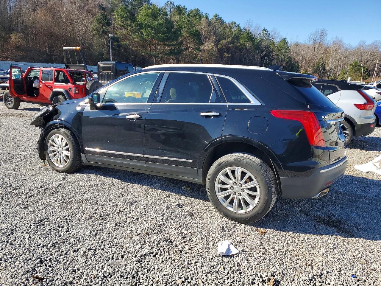 2017 CADILLAC XT5 photo 2
