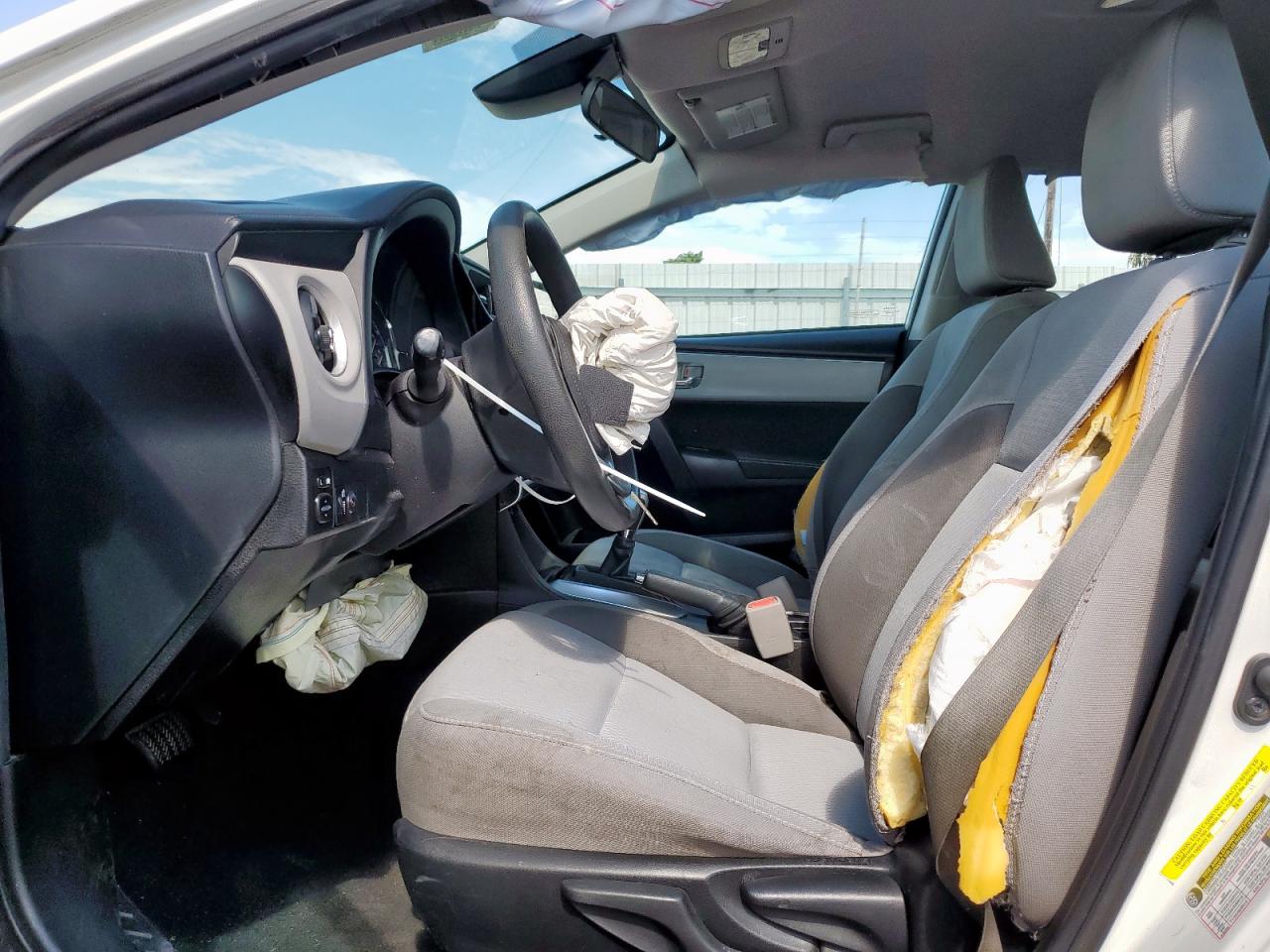 2017 TOYOTA COROLLA L photo 13