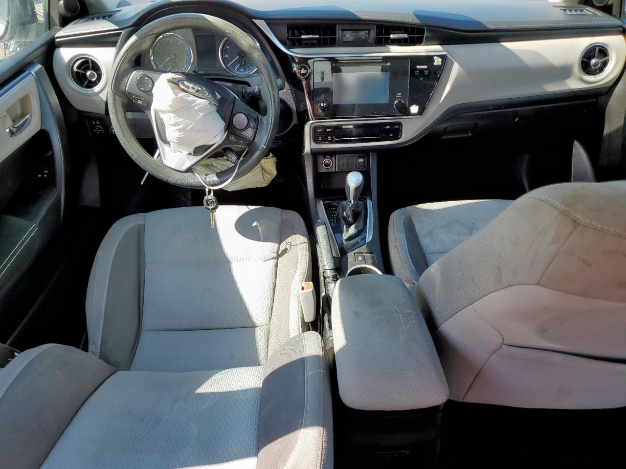 2017 TOYOTA COROLLA L photo 15