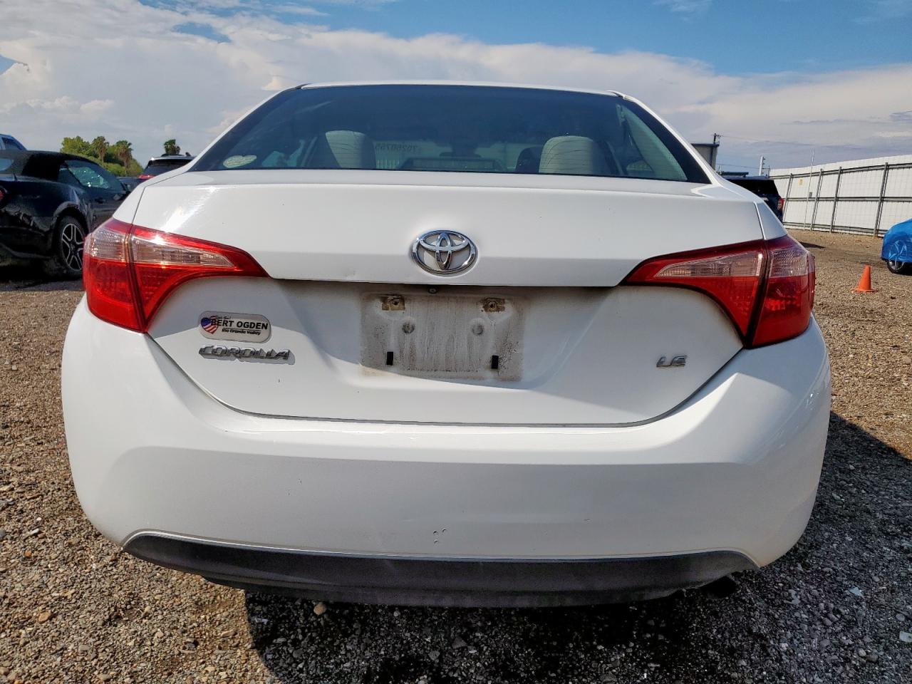 2017 TOYOTA COROLLA L photo 11