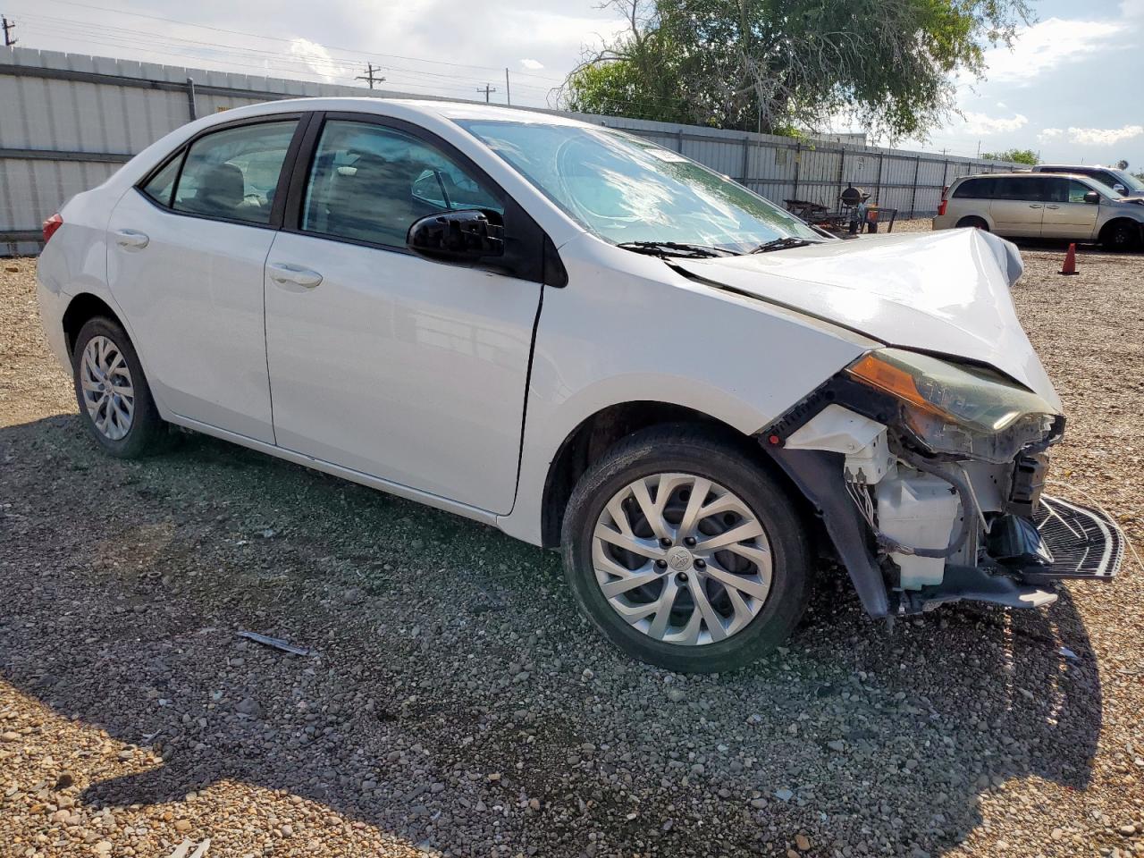 2017 TOYOTA COROLLA L photo 7