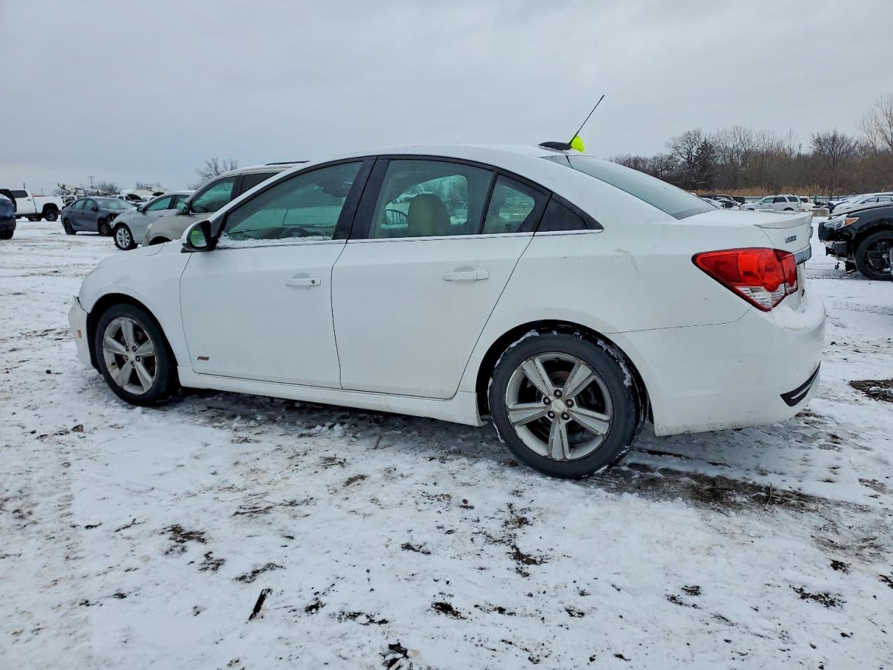 2016 CHEVROLET CRUZE LIMITED LT photo 2