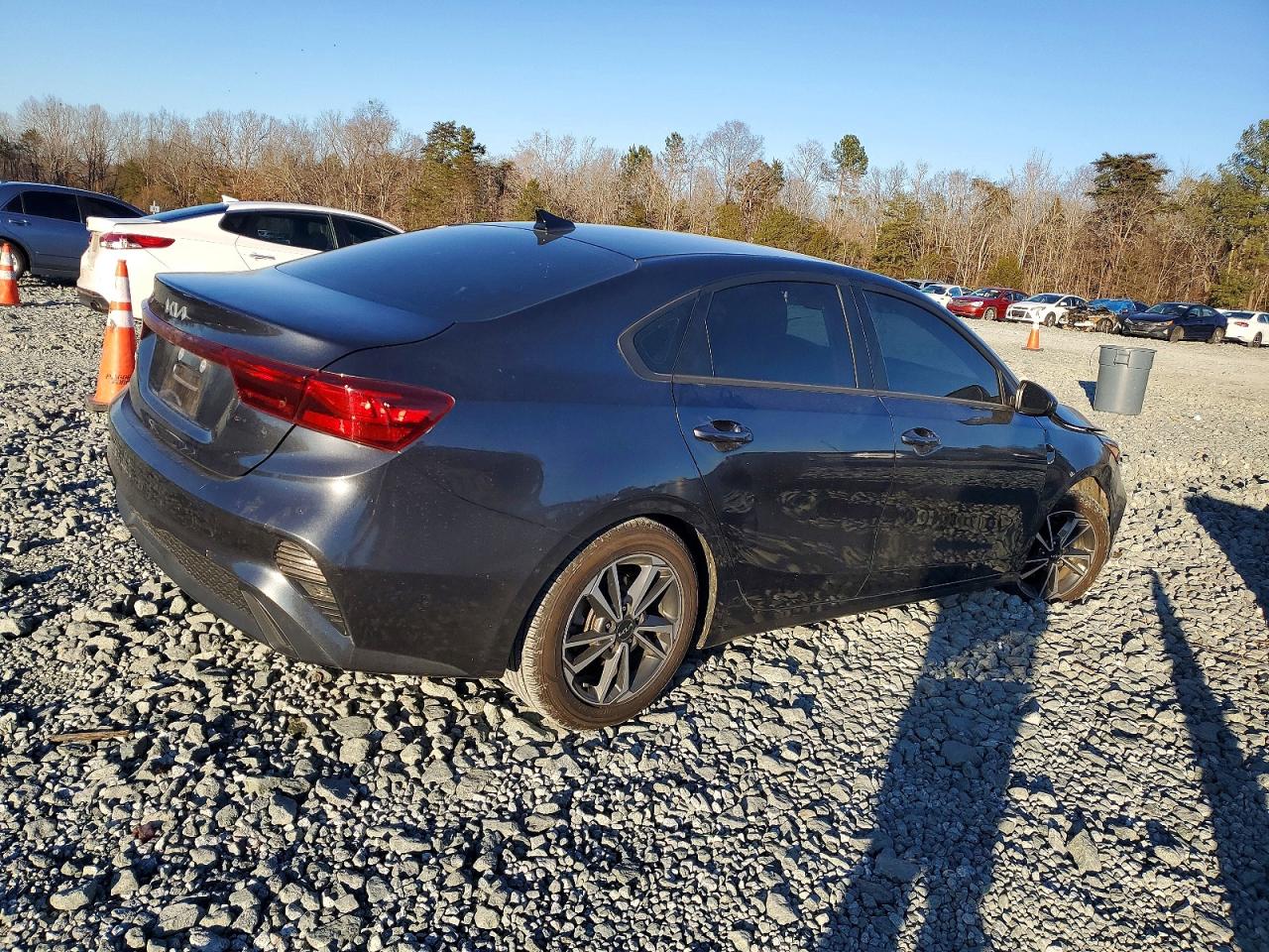 2023 KIA FORTE LX photo 5