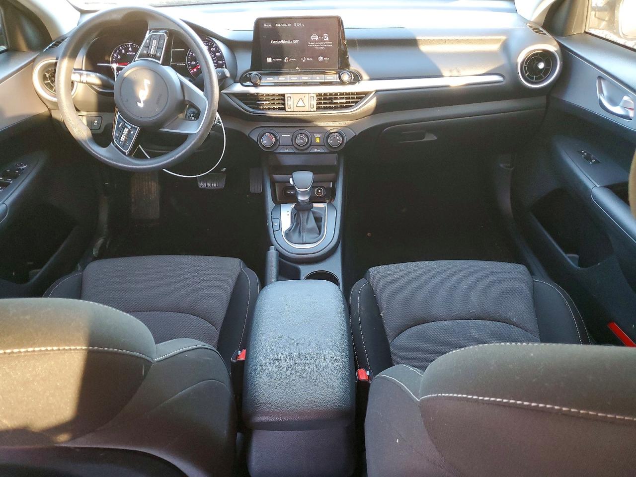 2023 KIA FORTE LX photo 15