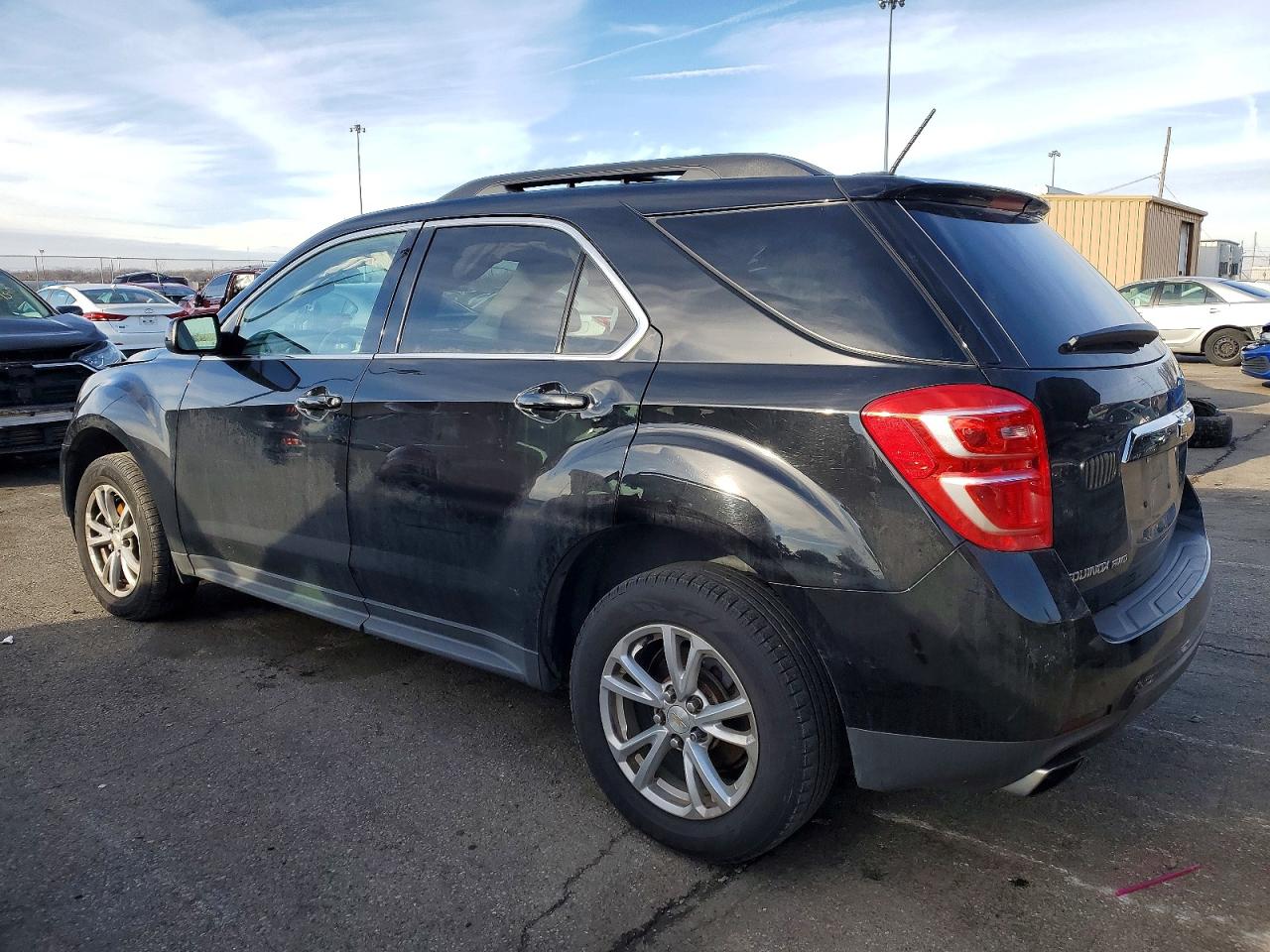 2017 CHEVROLET EQUINOX LT photo 2