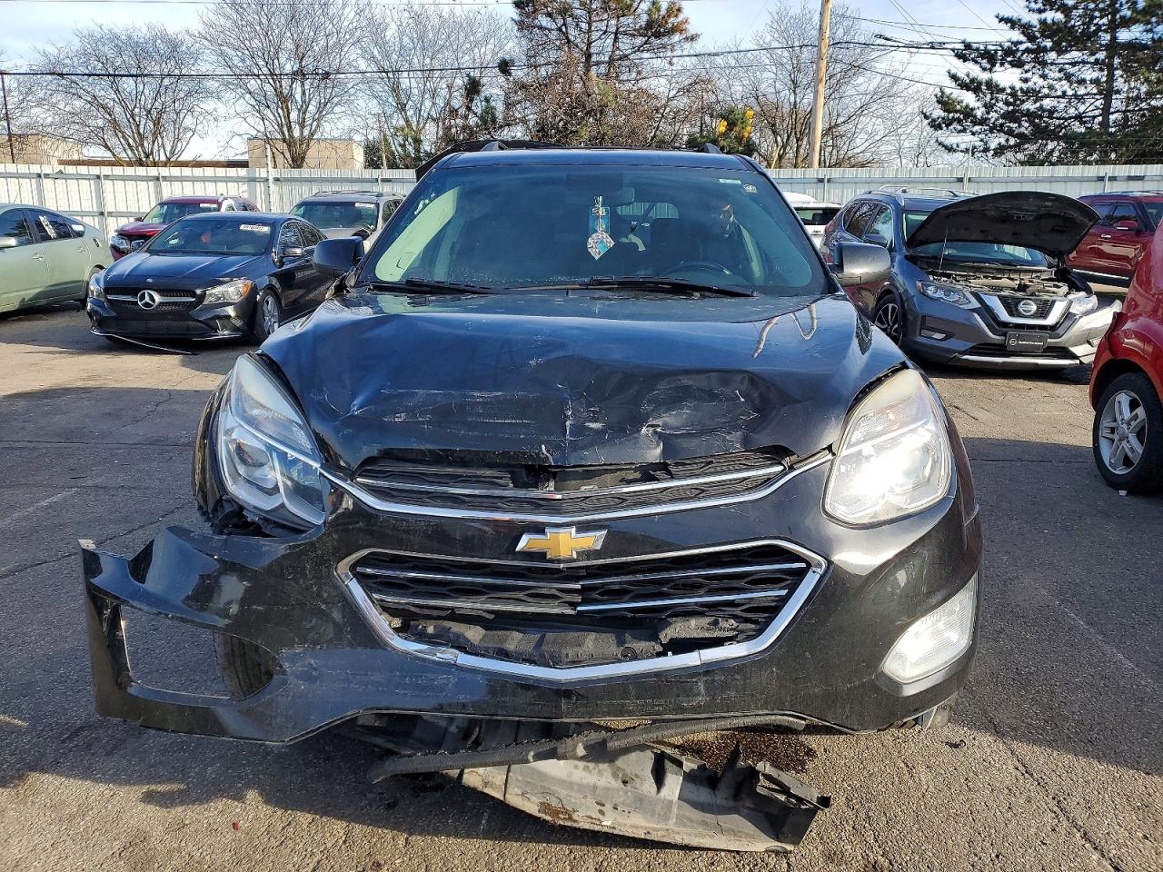 2017 CHEVROLET EQUINOX LT photo 5