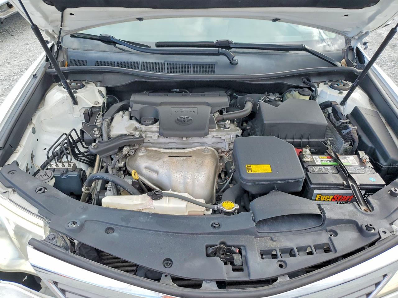 2014 TOYOTA CAMRY L photo 11