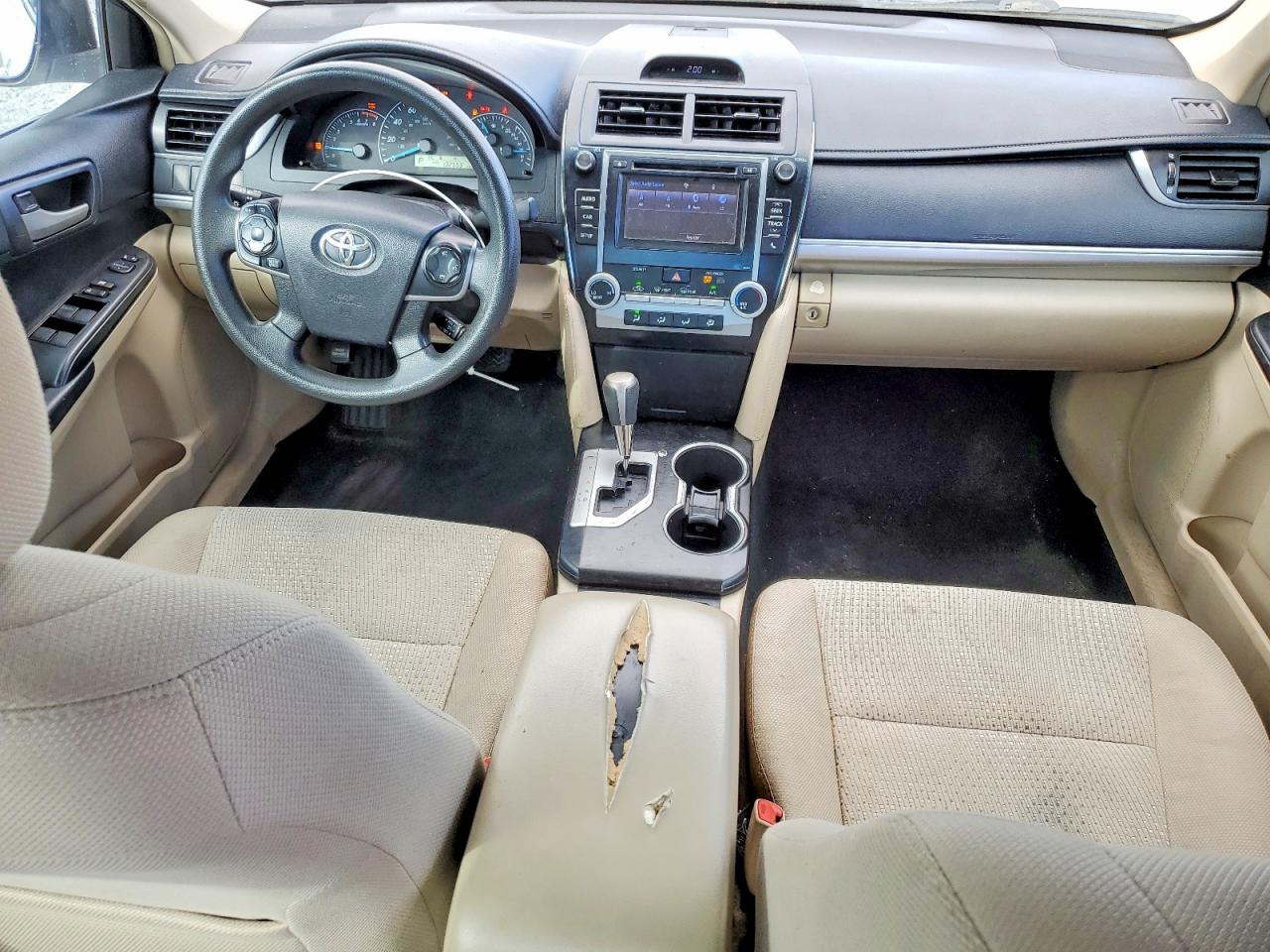 2014 TOYOTA CAMRY L photo 8
