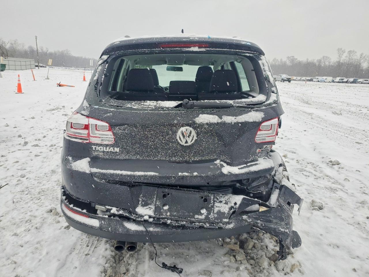 2017 VOLKSWAGEN TIGUAN S photo 6