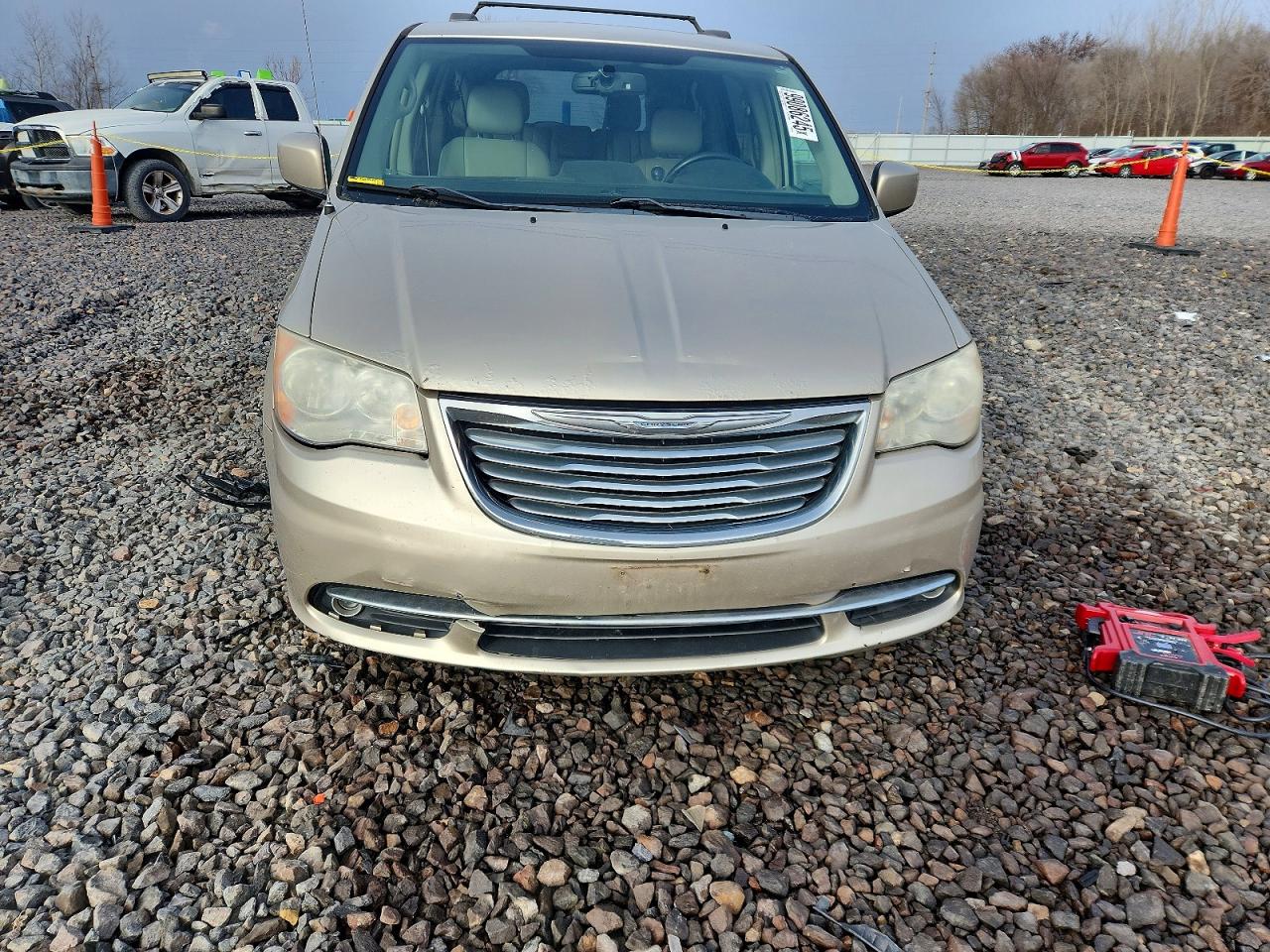 2012 CHRYSLER TOWN & COUNTRY TOURING photo 5