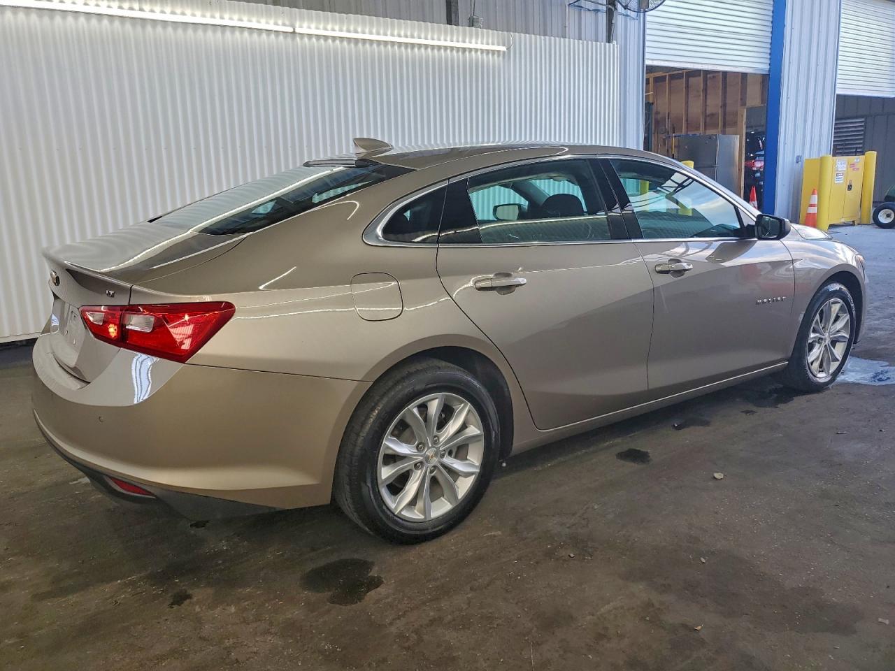 2025 CHEVROLET MALIBU LT photo 3