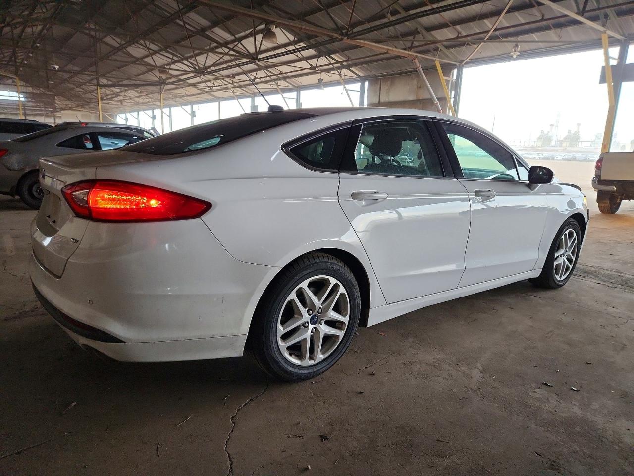 2016 FORD FUSION SE photo 5