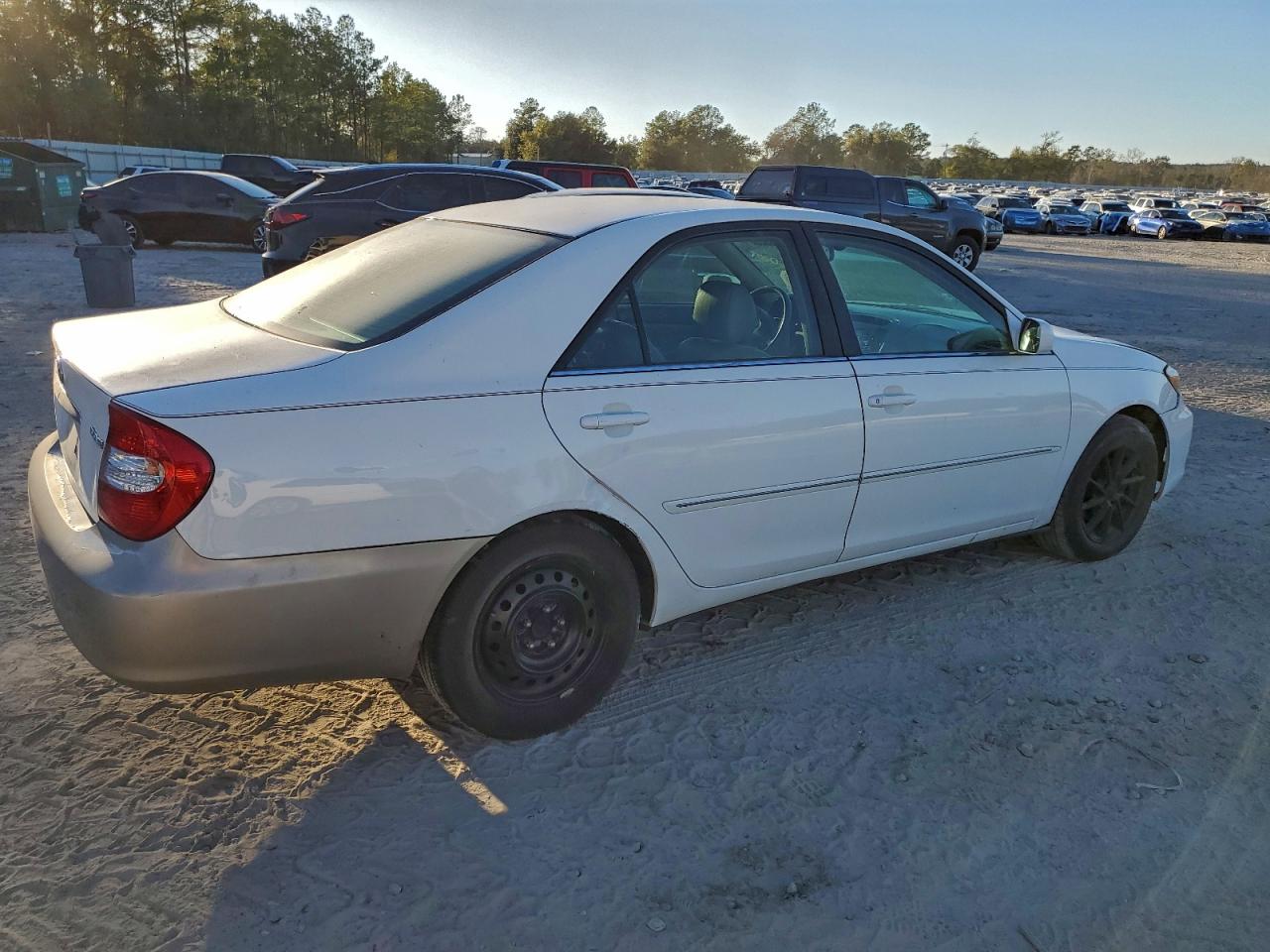 2003 TOYOTA CAMRY LE photo 5