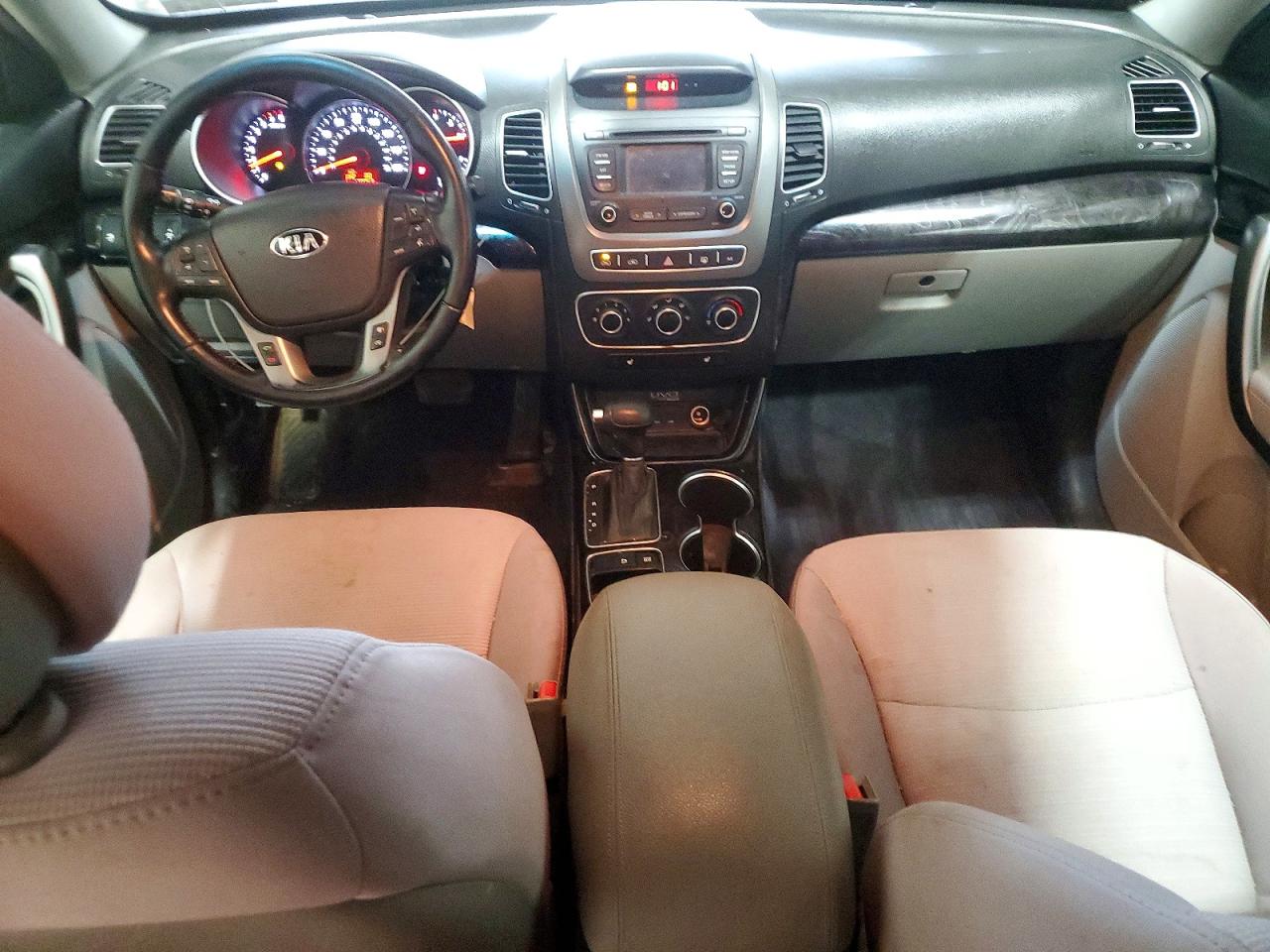2015 KIA SORENTO LX photo 15