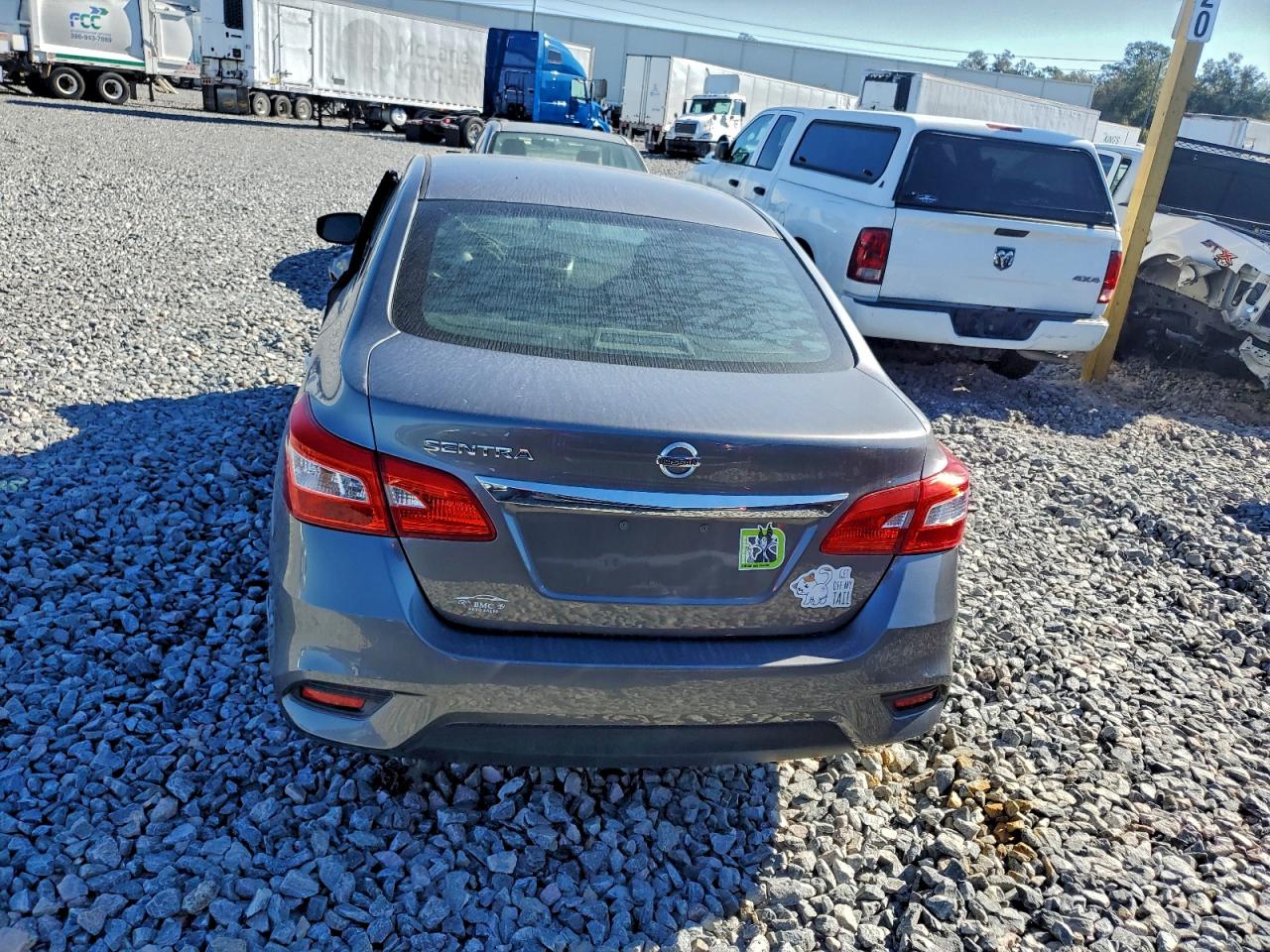 2017 NISSAN SENTRA S photo 6