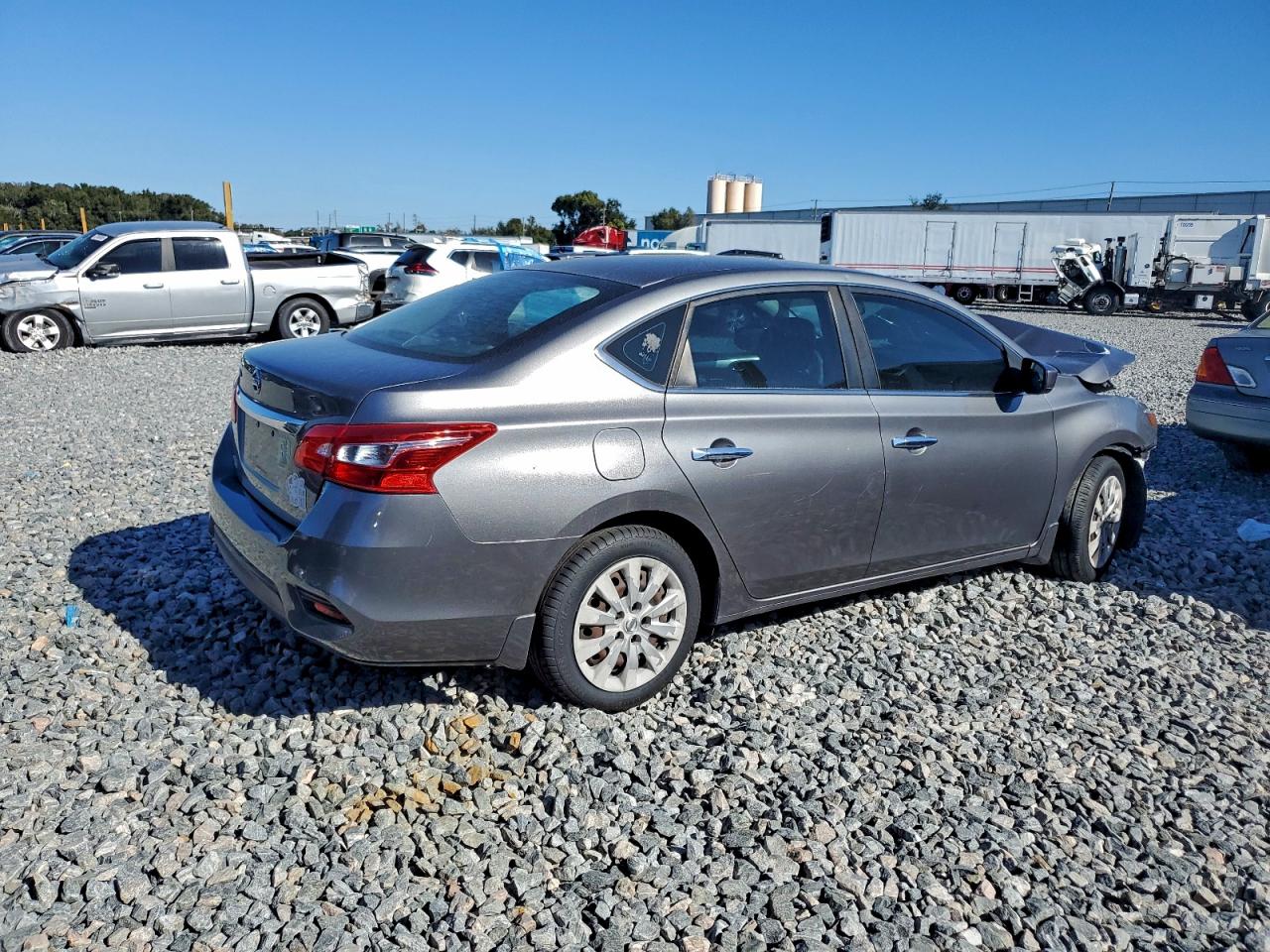 2017 NISSAN SENTRA S photo 3