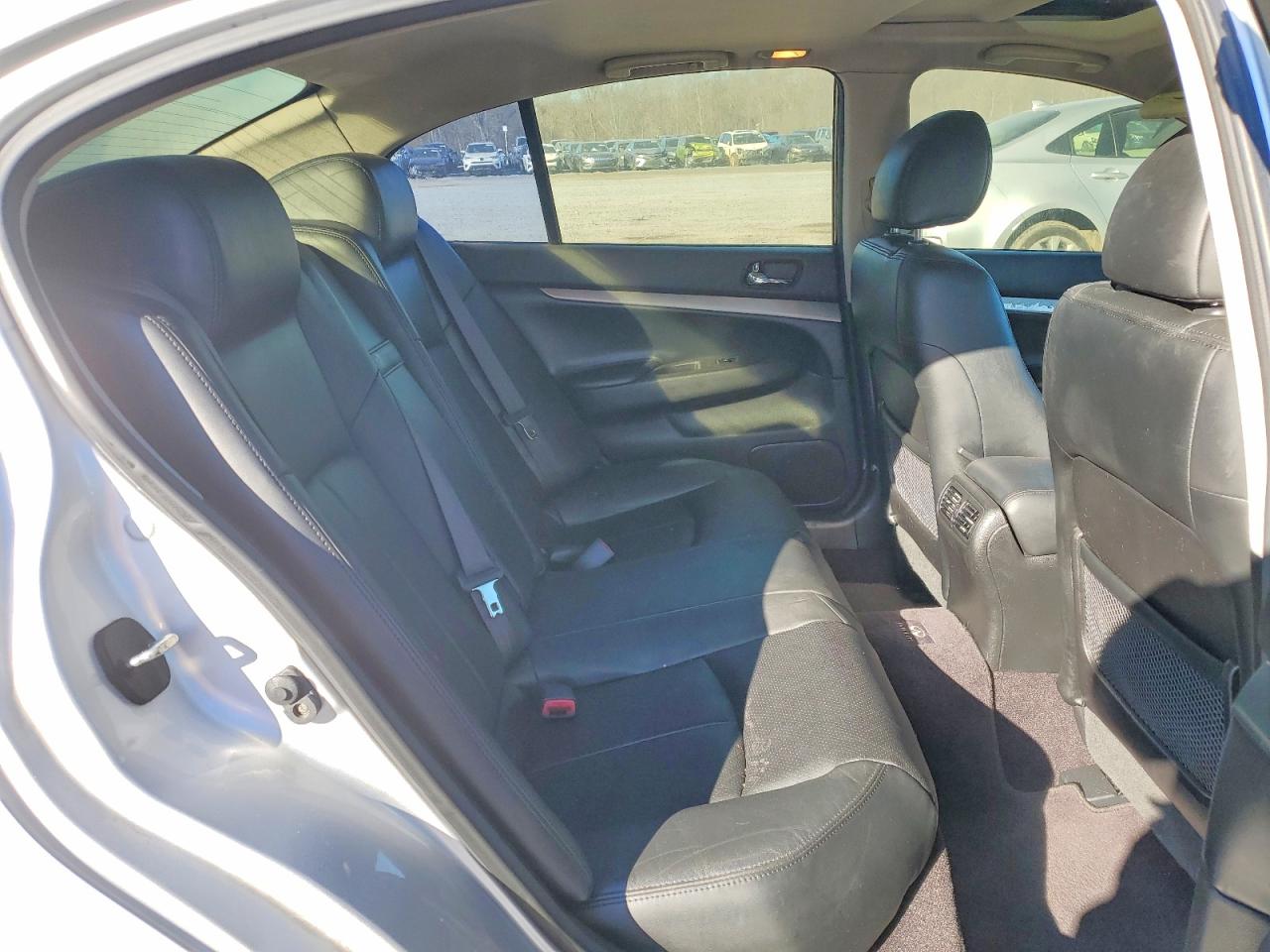 2012 INFINITI G37 BASE photo 10