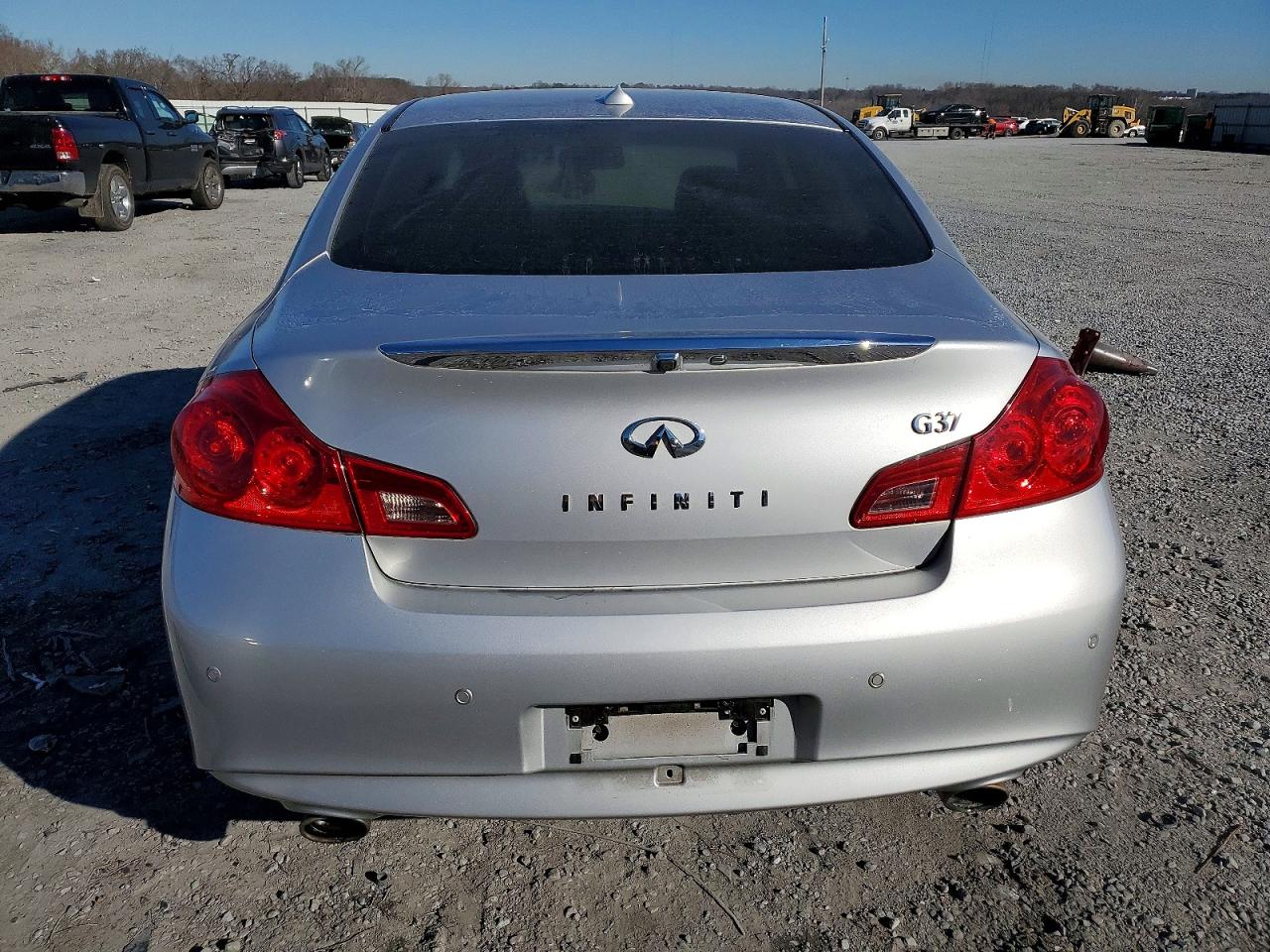 2012 INFINITI G37 BASE photo 6