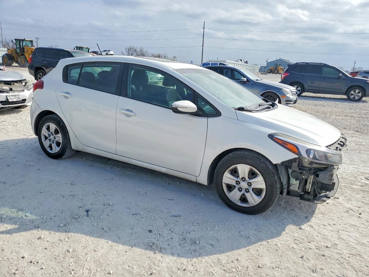 2017 KIA FORTE LX photo 4