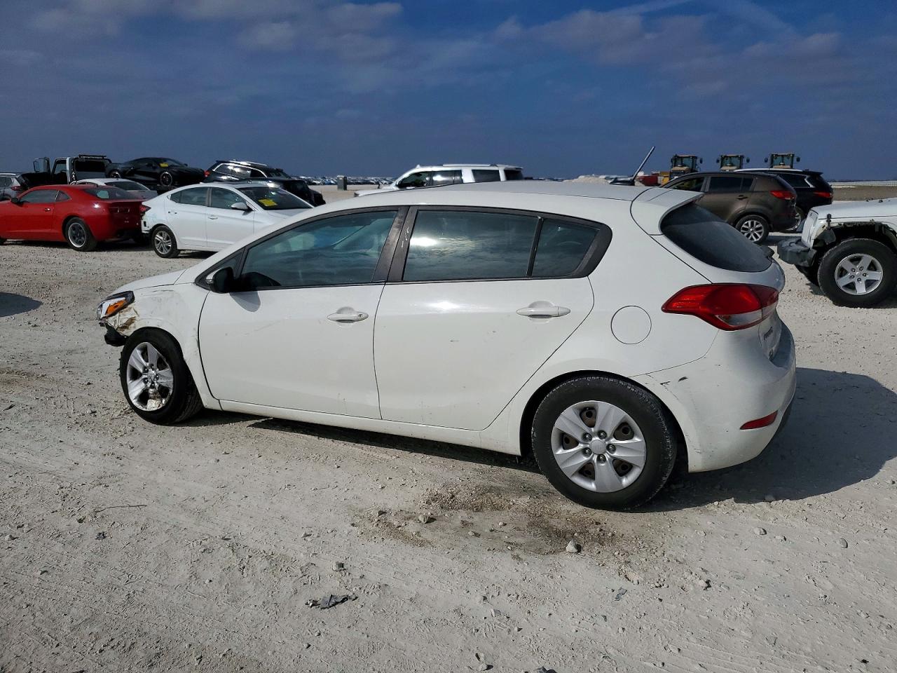 2017 KIA FORTE LX photo 2