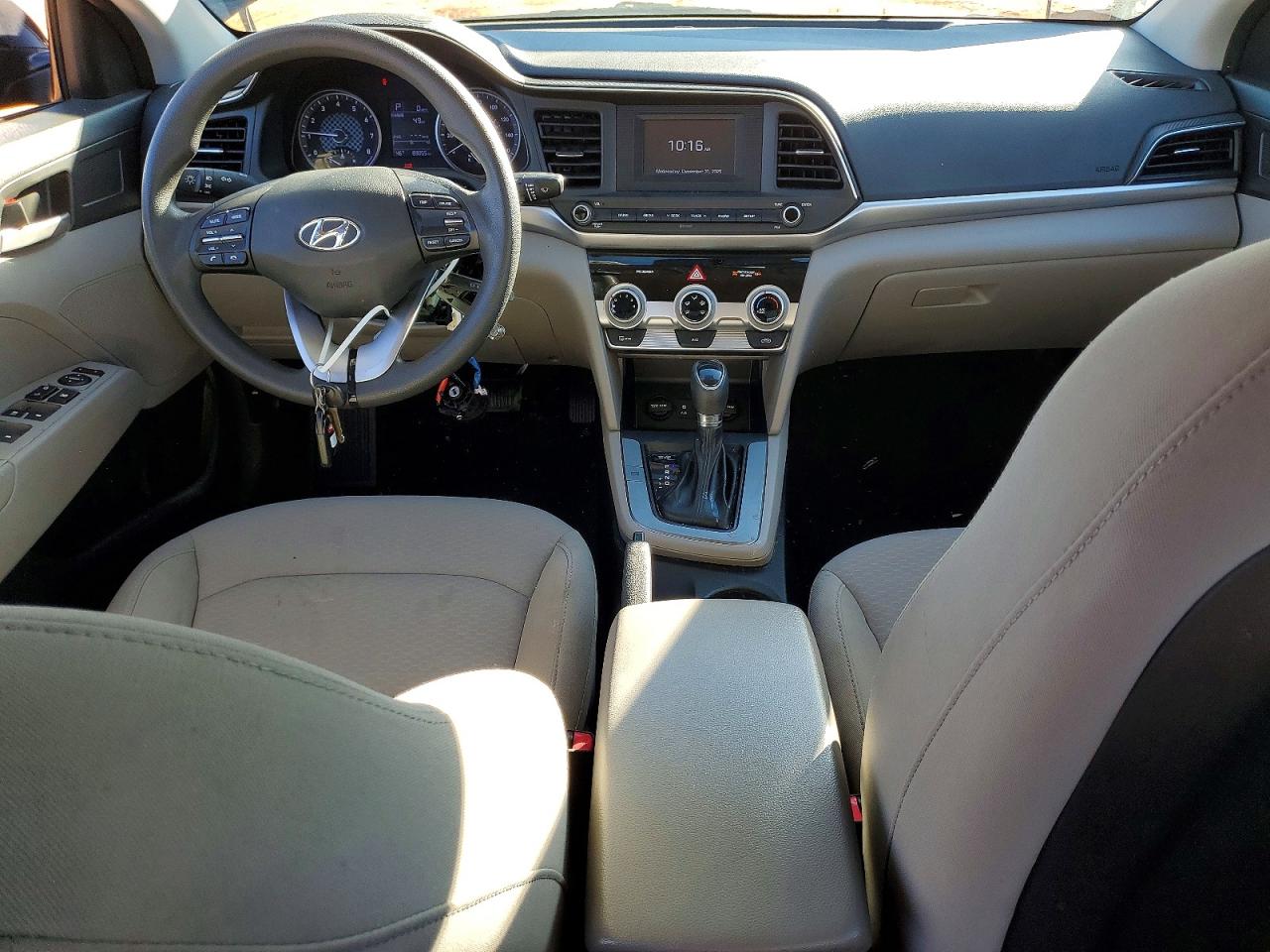 2019 HYUNDAI ELANTRA SE photo 8