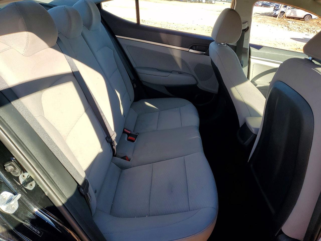 2019 HYUNDAI ELANTRA SE photo 10