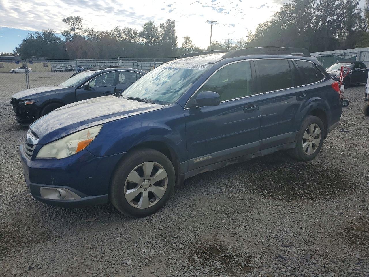 2011 SUBARU OUTBACK
