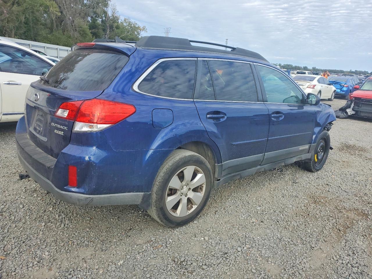 2011 SUBARU OUTBACK 2.5I PREMIUM photo 3