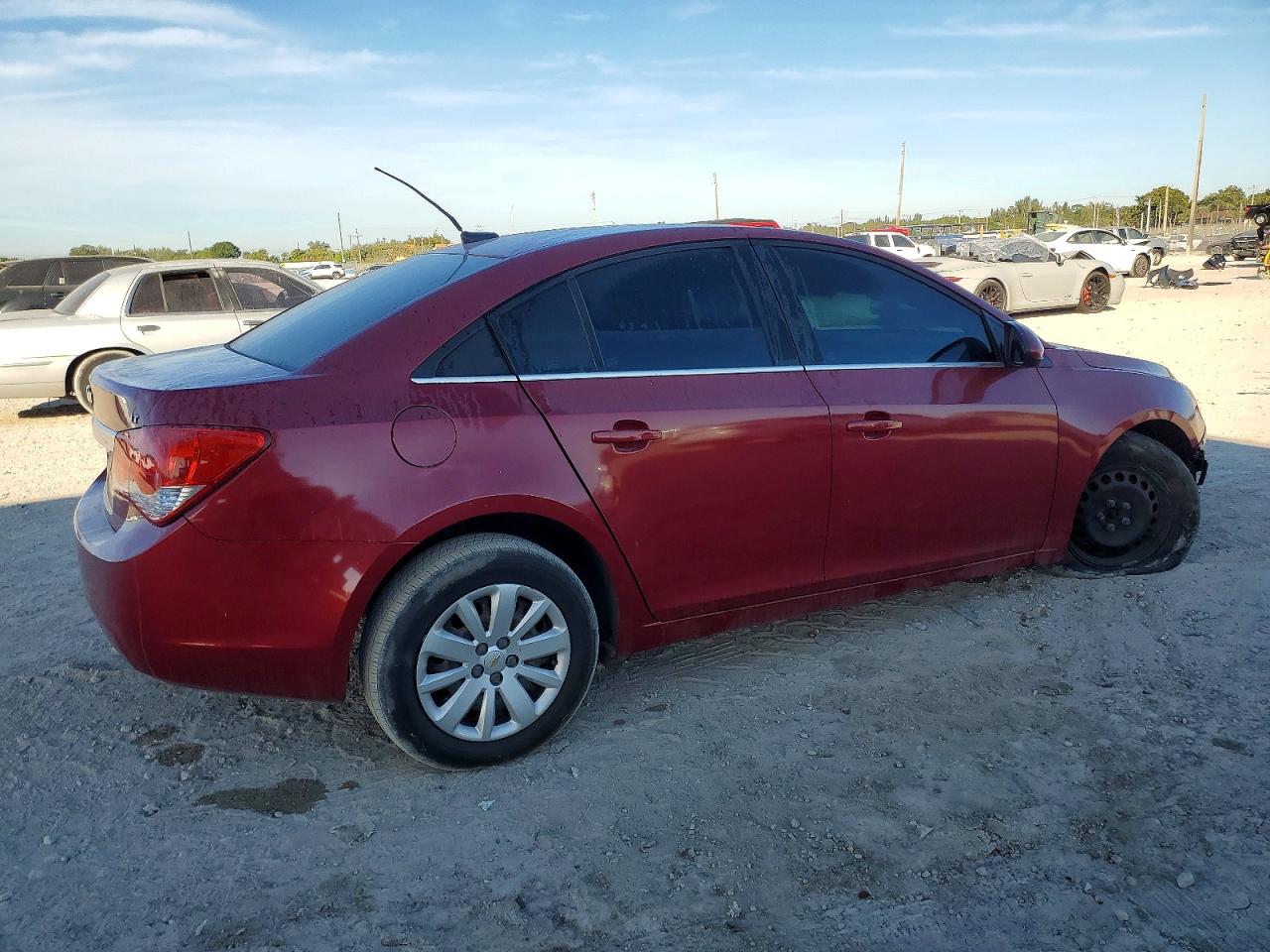 2011 CHEVROLET CRUZE LT photo 3