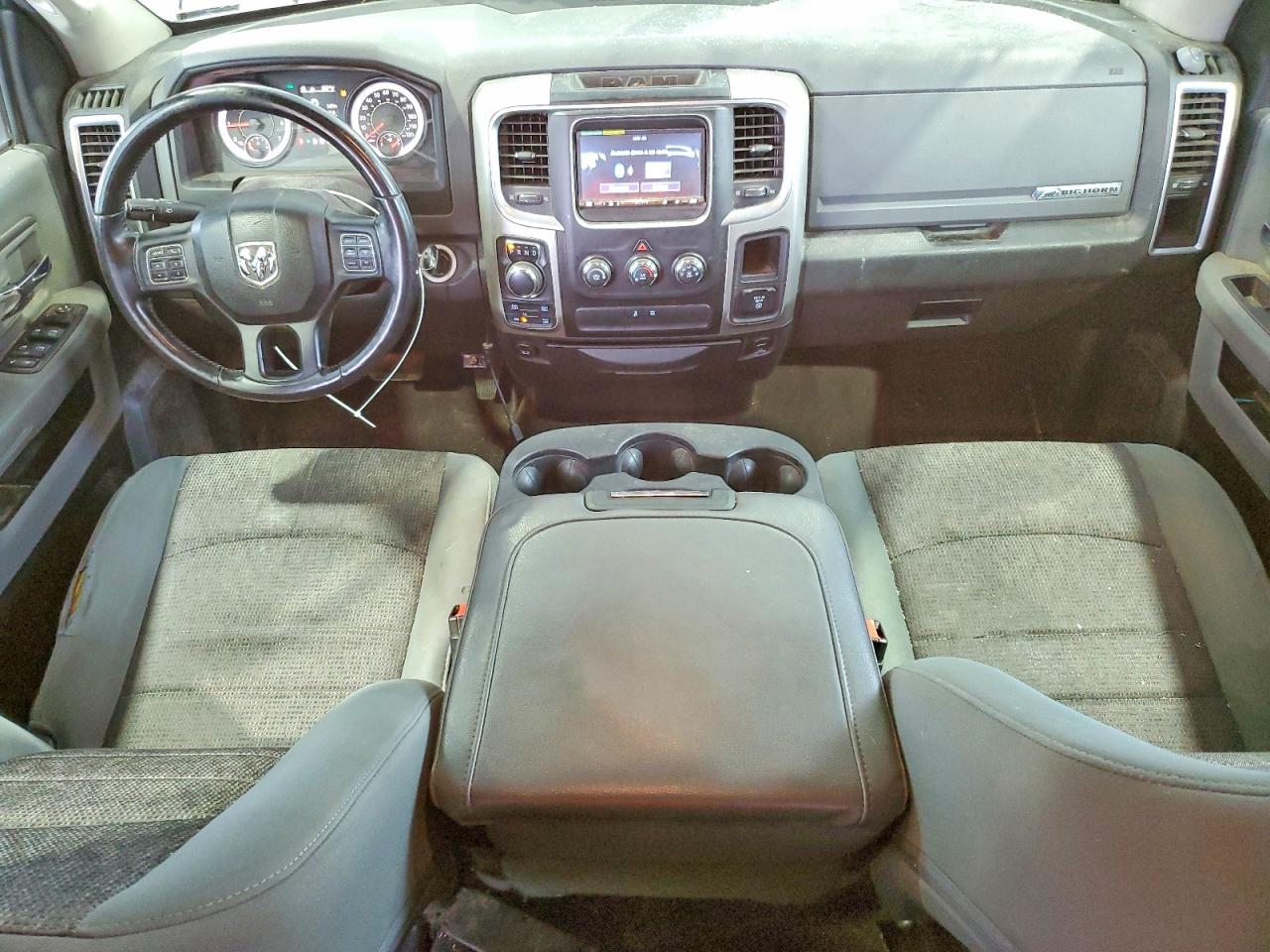 2016 RAM 1500 SLT photo 8