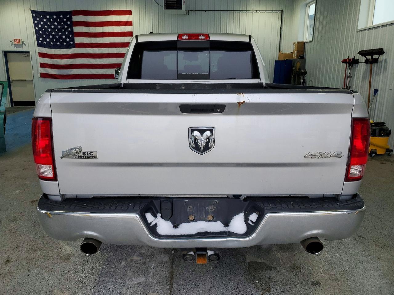2016 RAM 1500 SLT photo 6