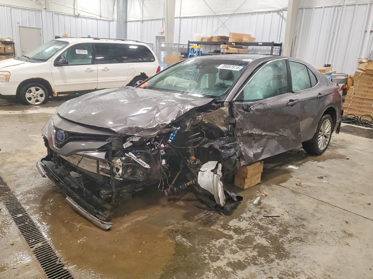 2018 TOYOTA CAMRY