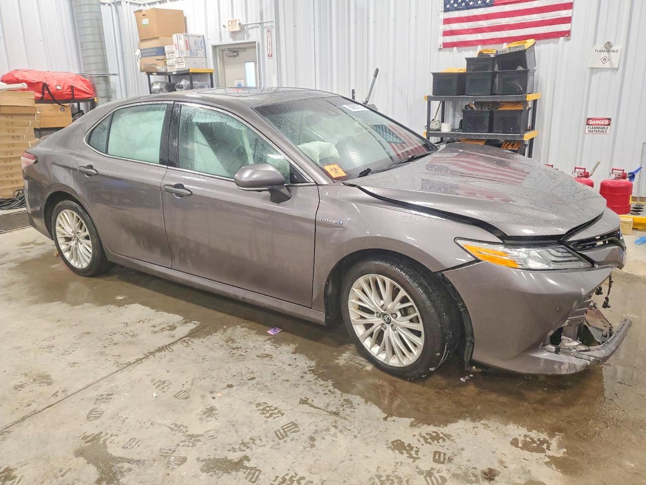 2018 TOYOTA CAMRY HYBRID photo 7