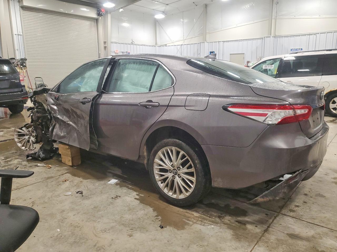 2018 TOYOTA CAMRY HYBRID photo 3