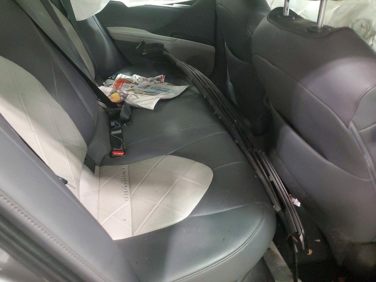 2018 TOYOTA CAMRY HYBRID photo 19