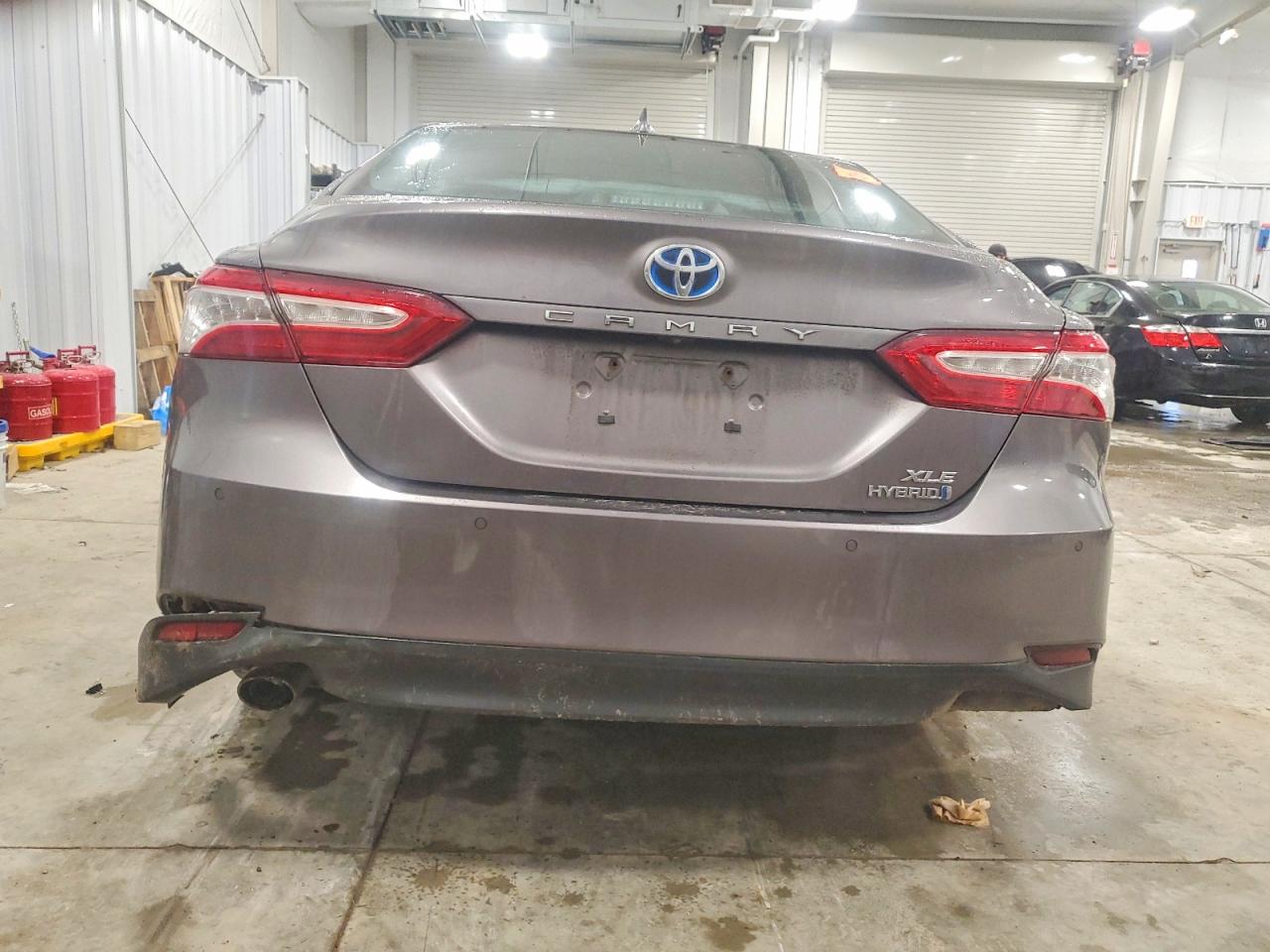 2018 TOYOTA CAMRY HYBRID photo 11