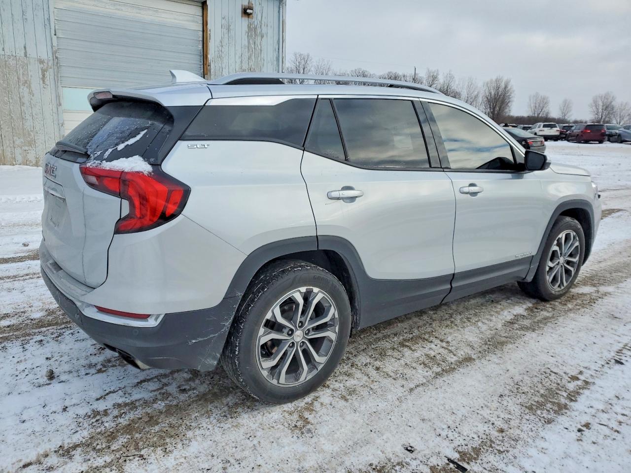 2020 GMC TERRAIN SLT photo 3
