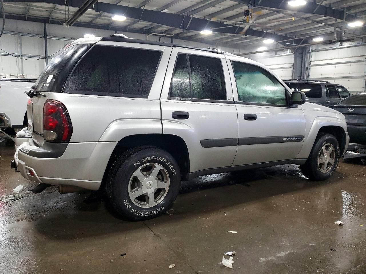 2004 CHEVROLET TRAILBLAZER LS photo 3