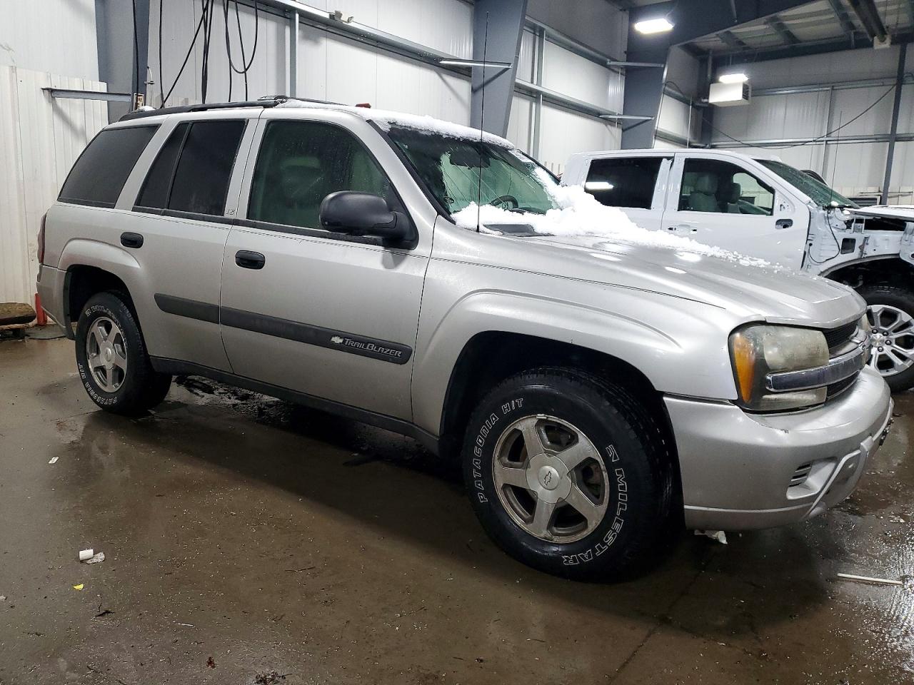 2004 CHEVROLET TRAILBLAZER LS photo 4
