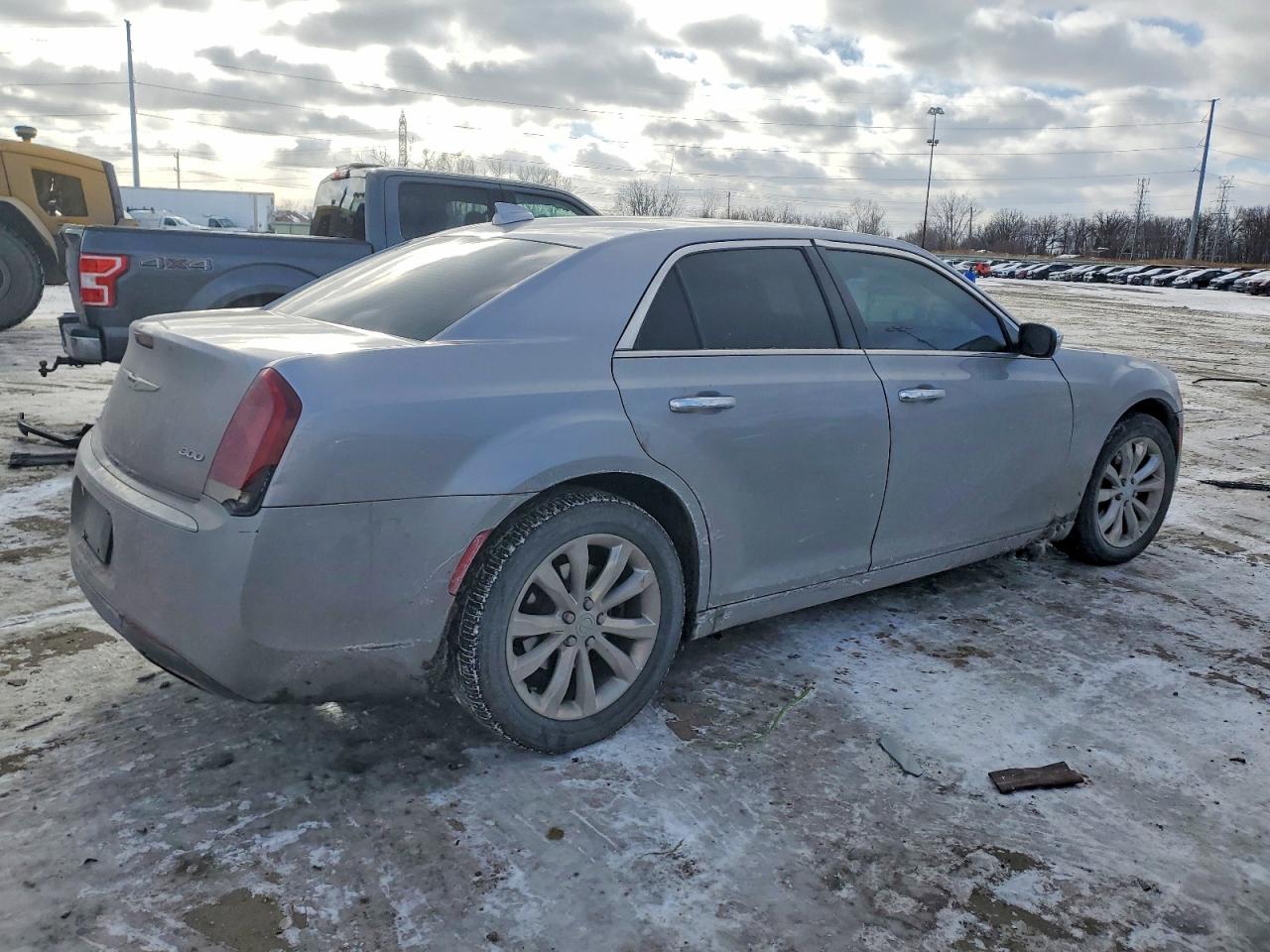 2018 CHRYSLER 300 LIMITED photo 3