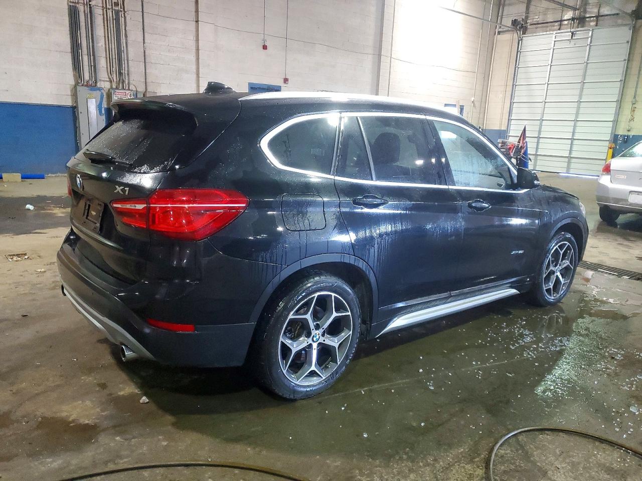 2016 BMW X1 XDRIVE28I photo 3