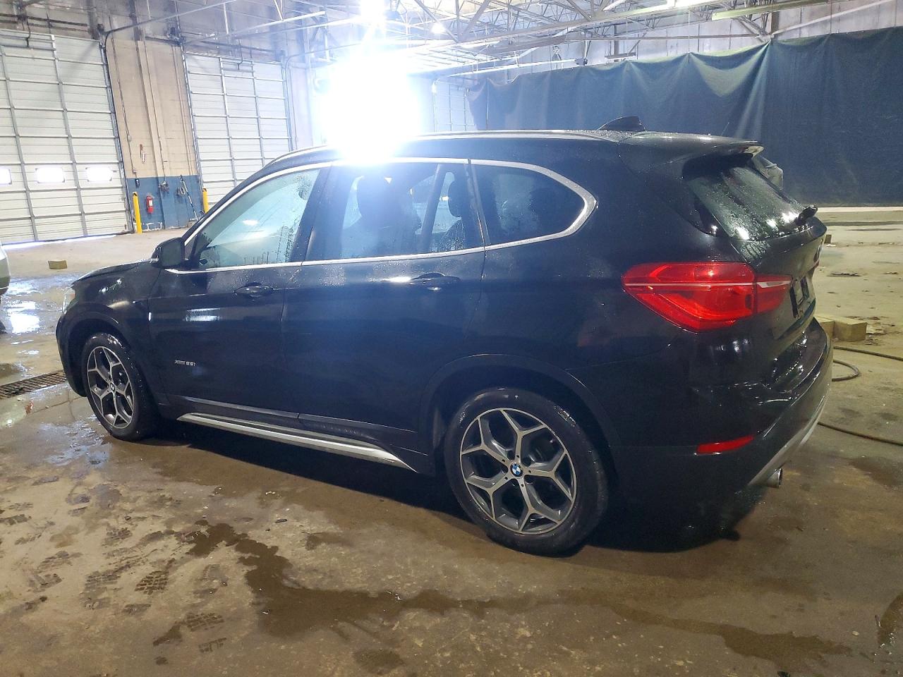 2016 BMW X1 XDRIVE28I photo 2