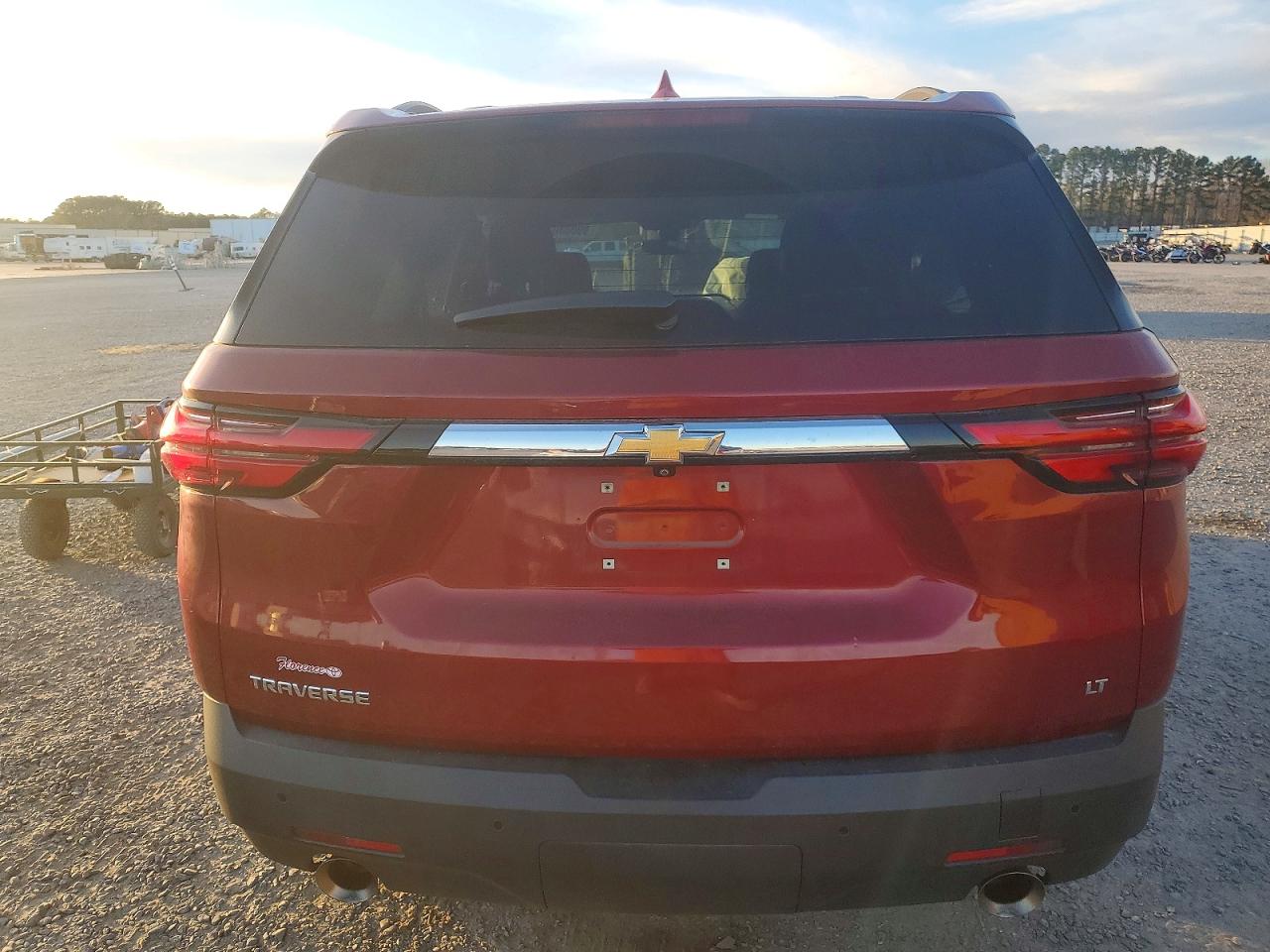 2023 CHEVROLET TRAVERSE LT photo 6