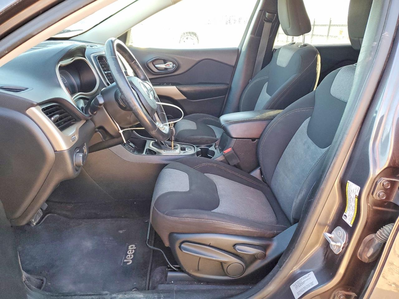 2017 JEEP CHEROKEE SPORT photo 7