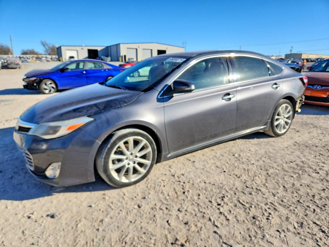 2013 TOYOTA AVALON
